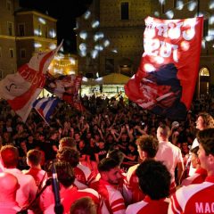 Presentata in piazza la Maceratese 2025/26: cori, famiglie e passione per un nuovo capitolo in Serie D