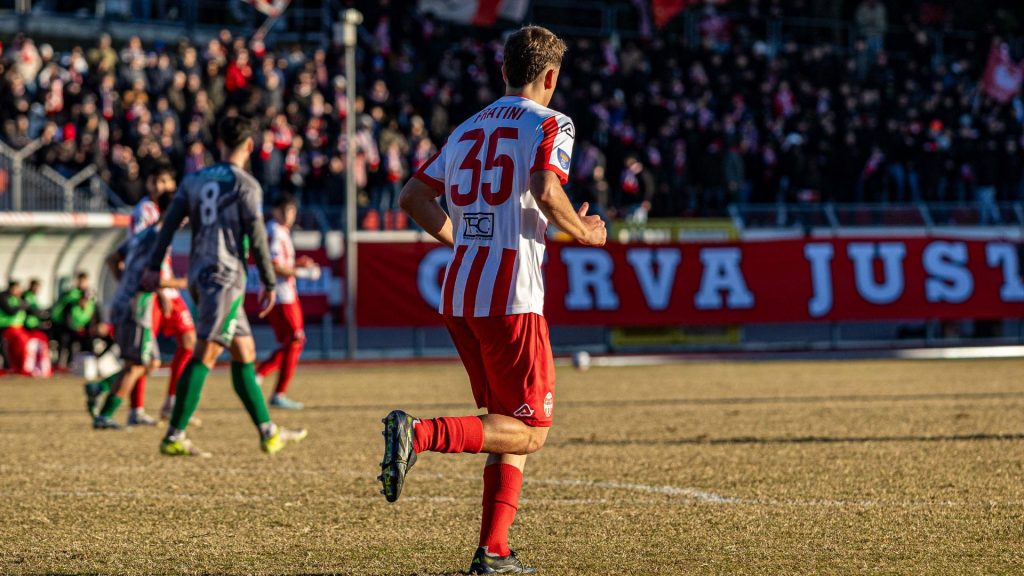 Fratini, esordio da titolare a 17 anni: “Un sogno all’Helvia Recina. Grazie al mister e ai compagni”